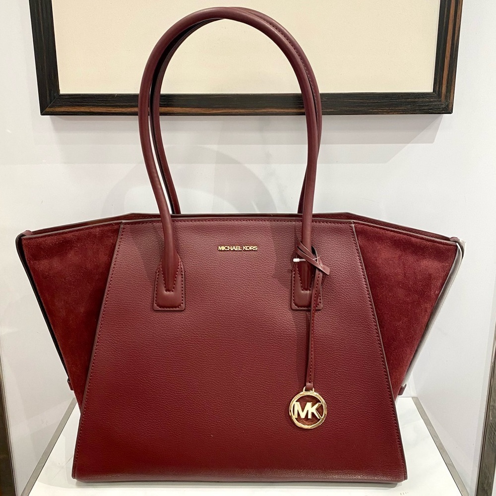 Michael Kors Avril Extra-Large
Leather Top-Zip Tote Bag In Oxblood
NWT - Picture 7 of 14